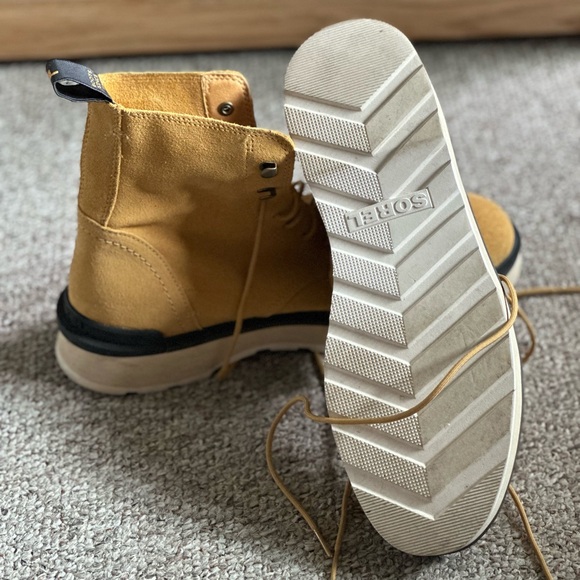 Sorel suede combat boots (women’s) - Picture 7 of 8